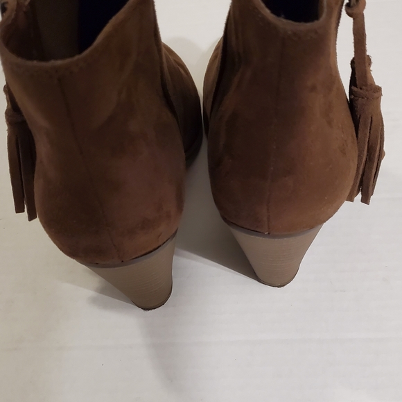 🔥SALE🔥Merona Brown Faux Suede Tassle Ankle Bootie 9.5 - Picture 7 of 10